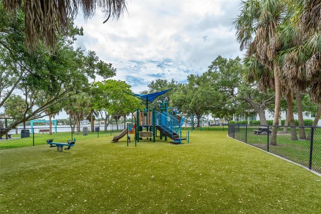 130 41ST AVENUE NE, St Petersburg, FL 33703