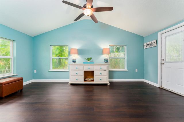 130 41ST AVENUE NE, St Petersburg, FL 33703