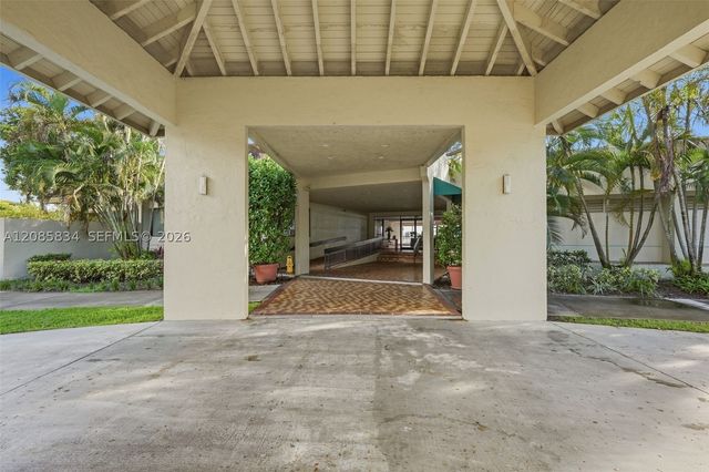 111 Lake Emerald Dr 104, Oakland Park, FL 33309