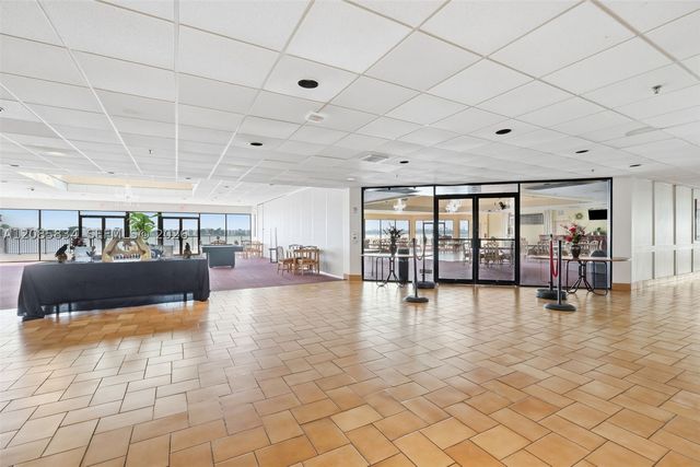 111 Lake Emerald Dr 104, Oakland Park, FL 33309