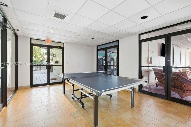 111 Lake Emerald Dr 104, Oakland Park, FL 33309