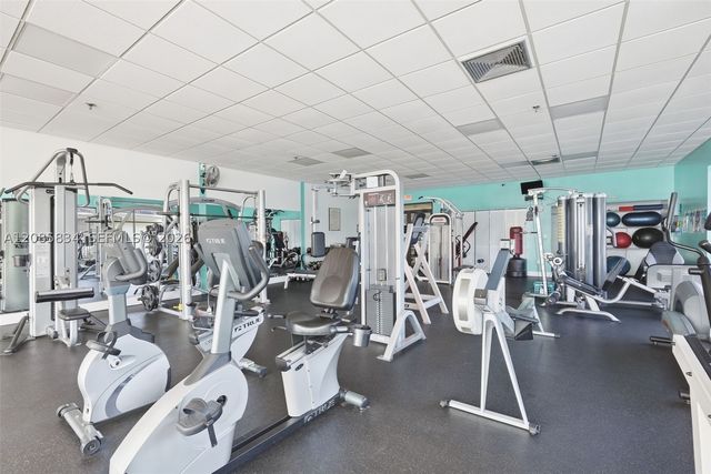 111 Lake Emerald Dr 104, Oakland Park, FL 33309