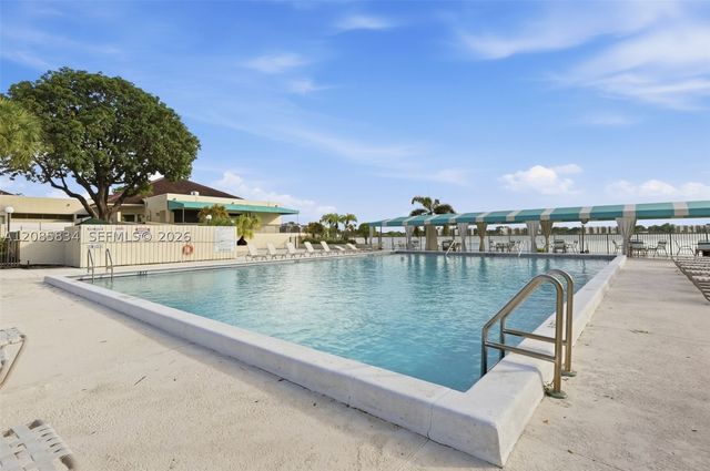 111 Lake Emerald Dr 104, Oakland Park, FL 33309