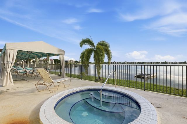 111 Lake Emerald Dr 104, Oakland Park, FL 33309