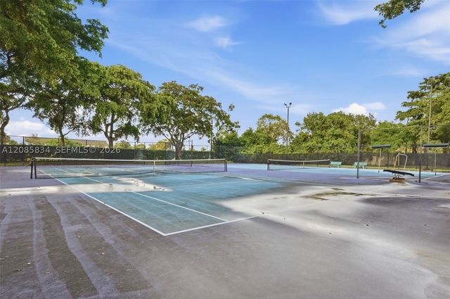 111 Lake Emerald Dr 104, Oakland Park, FL 33309