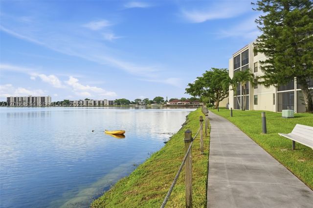 111 Lake Emerald Dr 104, Oakland Park, FL 33309