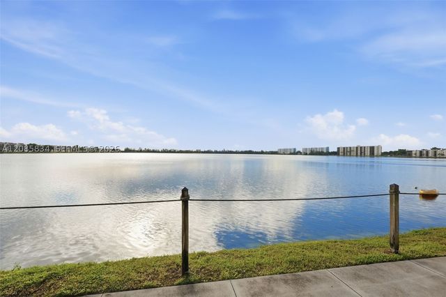 111 Lake Emerald Dr 104, Oakland Park, FL 33309
