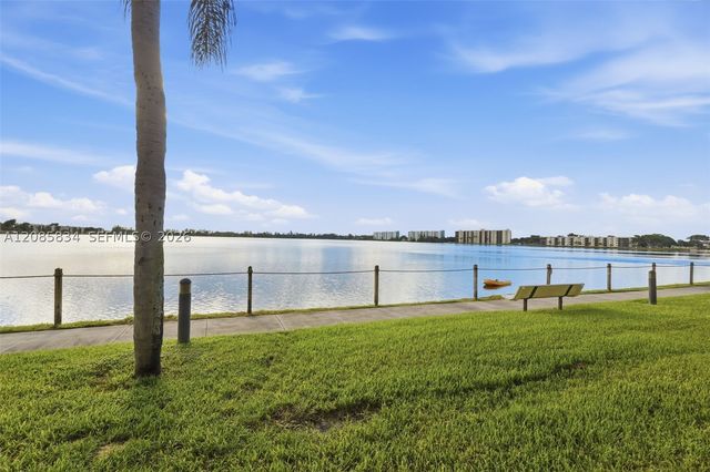 111 Lake Emerald Dr 104, Oakland Park, FL 33309
