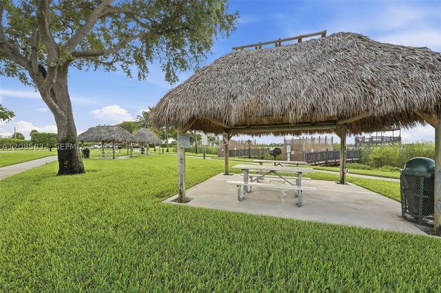 111 Lake Emerald Dr 104, Oakland Park, FL 33309