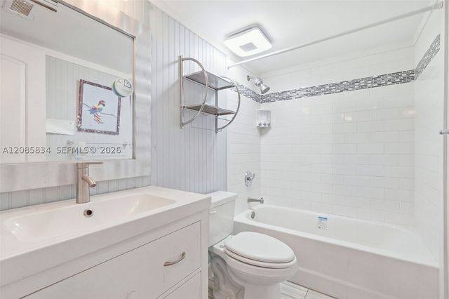 111 Lake Emerald Dr 104, Oakland Park, FL 33309