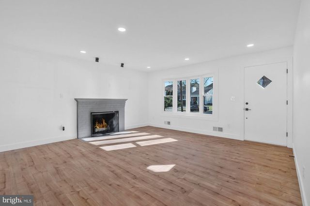 6810 WEAVER AVE, Mclean, VA 22101