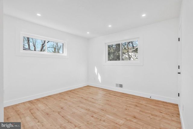 6810 WEAVER AVE, Mclean, VA 22101