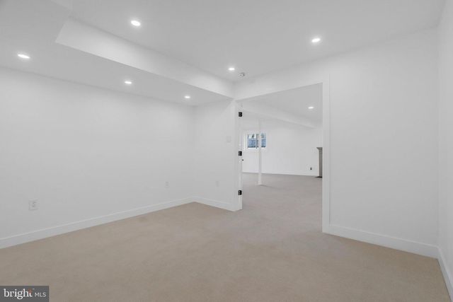 6810 WEAVER AVE, Mclean, VA 22101