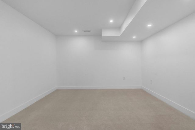 6810 WEAVER AVE, Mclean, VA 22101