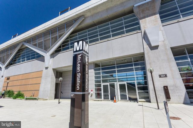 6810 WEAVER AVE, Mclean, VA 22101