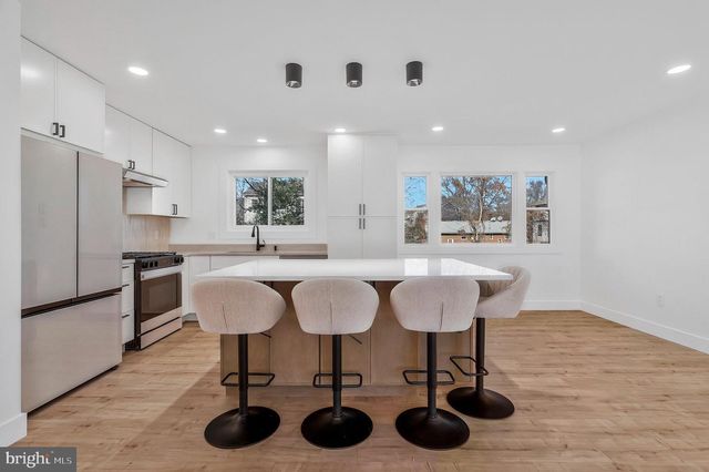 6810 WEAVER AVE, Mclean, VA 22101