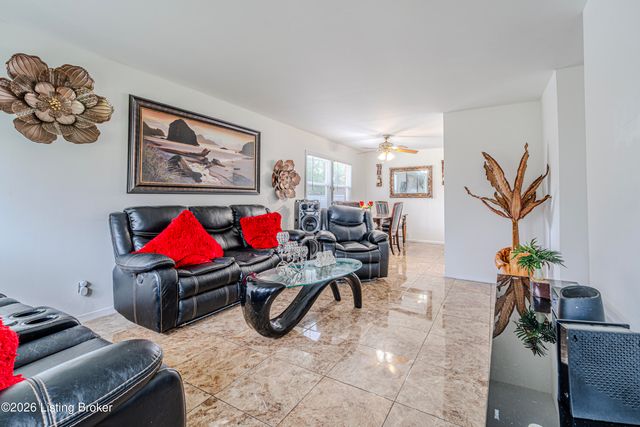 3416 E Indian Trail, Louisville, KY 40213