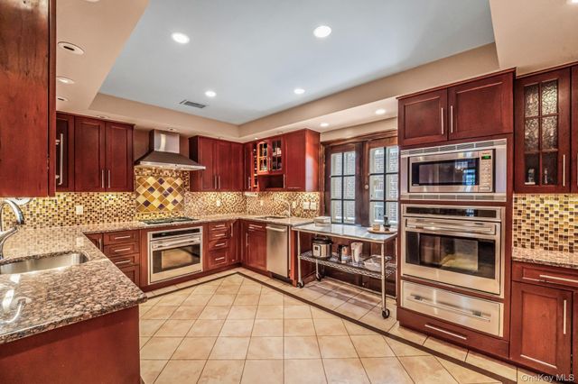 31 Puritan Avenue, Forest Hills, NY 11375