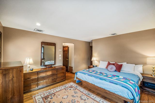 31 Puritan Avenue, Forest Hills, NY 11375