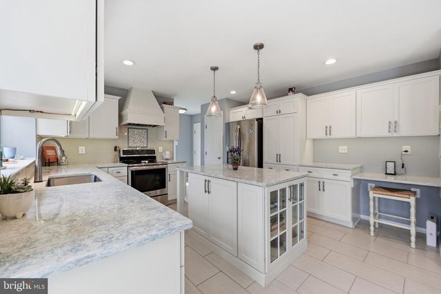 6913 SOVEREIGN PL, Frederick, MD 21703