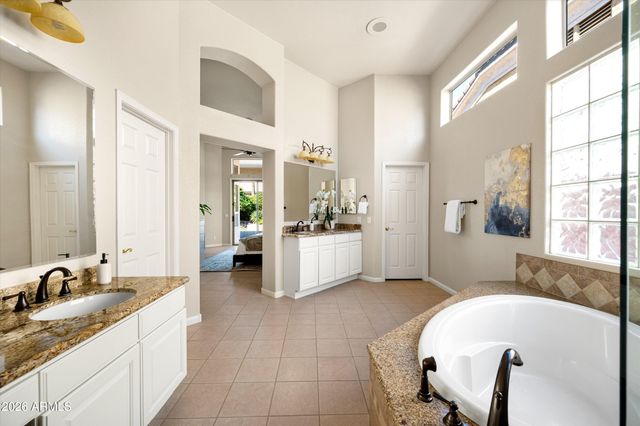 5518 E LUDLOW Drive, Scottsdale, AZ 85254