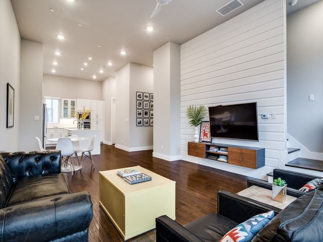 3816 Roseland B200, Dallas, TX 75204