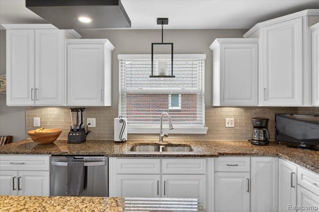 20196 Huron Drive, Clinton Township, MI 48038
