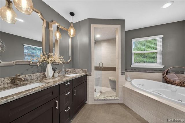 20196 Huron Drive, Clinton Township, MI 48038