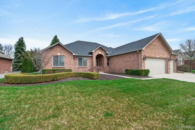 20196 Huron Drive, Clinton Township, MI 48038