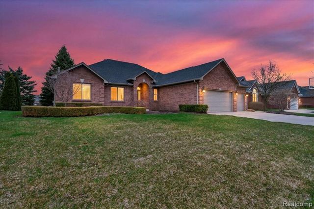 20196 Huron Drive, Clinton Township, MI 48038