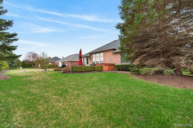20196 Huron Drive, Clinton Township, MI 48038