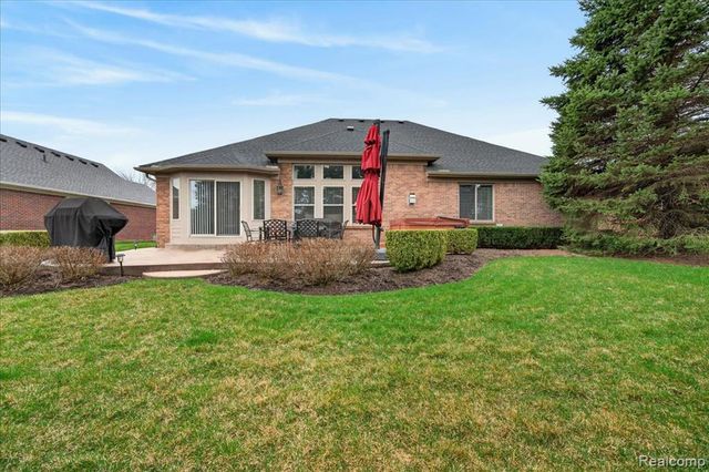 20196 Huron Drive, Clinton Township, MI 48038