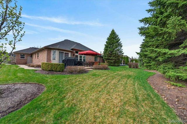 20196 Huron Drive, Clinton Township, MI 48038