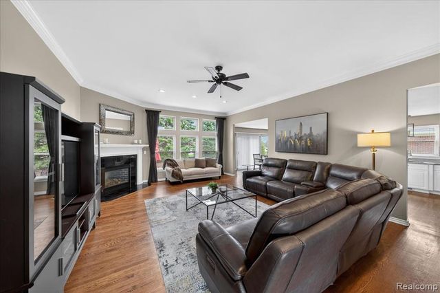 20196 Huron Drive, Clinton Township, MI 48038