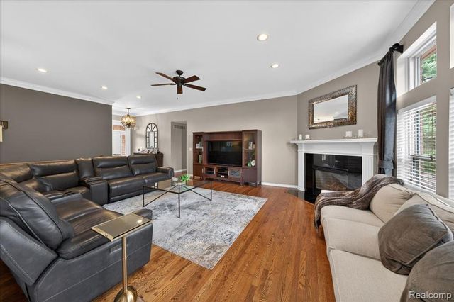 20196 Huron Drive, Clinton Township, MI 48038