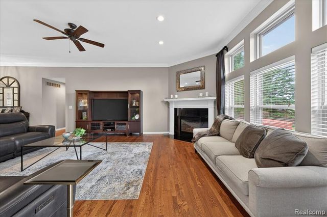 20196 Huron Drive, Clinton Township, MI 48038