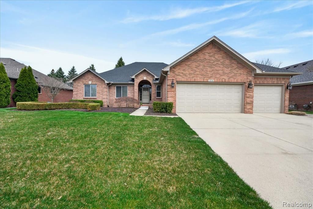 20196 Huron Drive, Clinton Township, MI 48038
