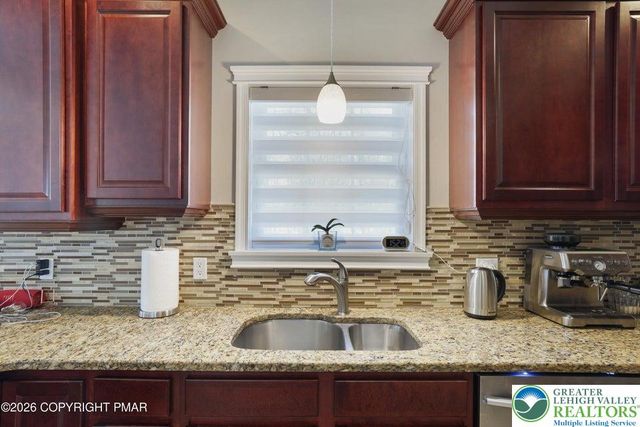 117 Fernwood Road, Lehman Twp, PA 18324