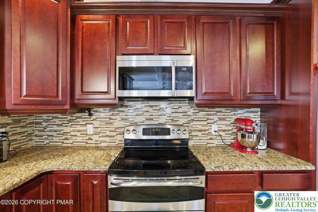 117 Fernwood Road, Lehman Twp, PA 18324