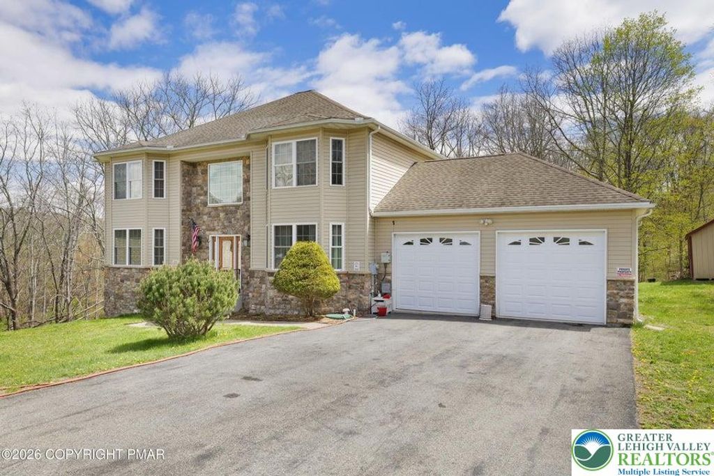 117 Fernwood Road, Lehman Twp, PA 18324