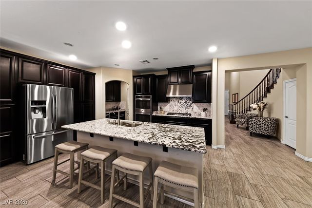 7148 White Bloom Avenue, Las Vegas, NV 89117