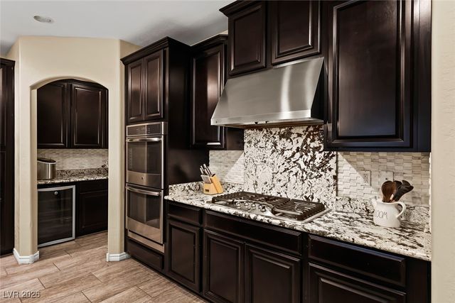 7148 White Bloom Avenue, Las Vegas, NV 89117