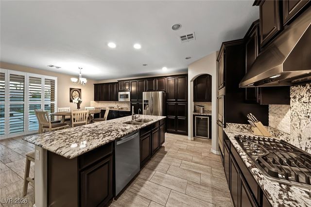 7148 White Bloom Avenue, Las Vegas, NV 89117