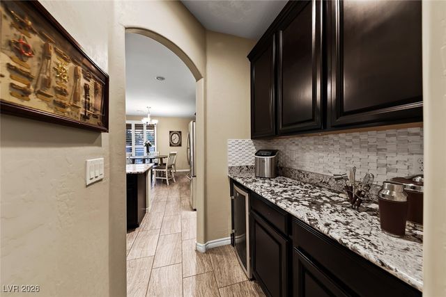 7148 White Bloom Avenue, Las Vegas, NV 89117