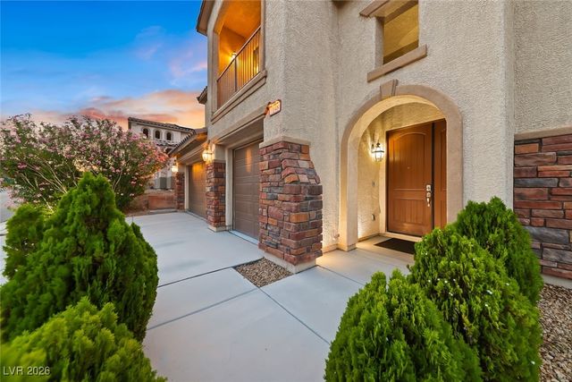 7148 White Bloom Avenue, Las Vegas, NV 89117