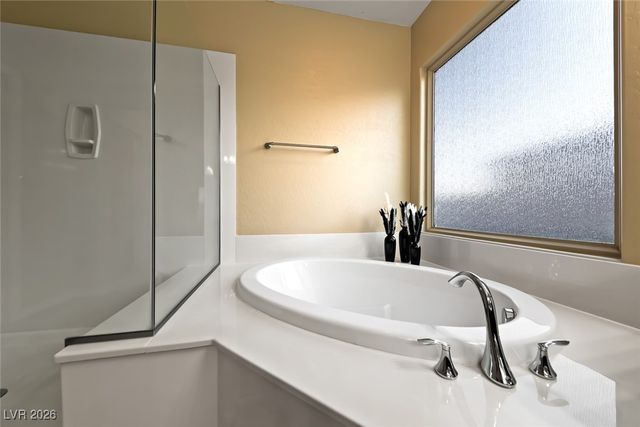 7148 White Bloom Avenue, Las Vegas, NV 89117