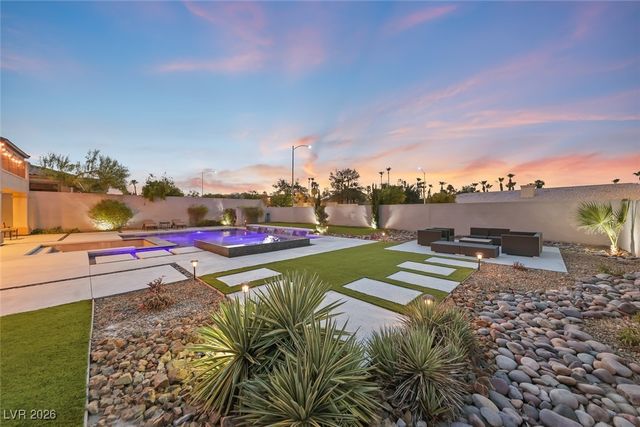 7148 White Bloom Avenue, Las Vegas, NV 89117