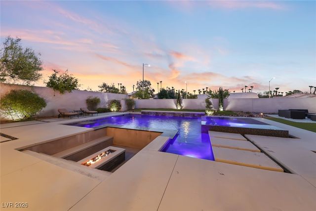 7148 White Bloom Avenue, Las Vegas, NV 89117