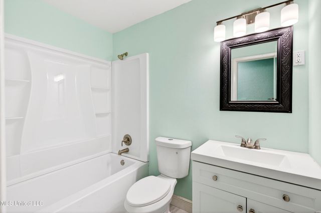 4628 Hilltop Drive, Ocean Springs, MS 39564