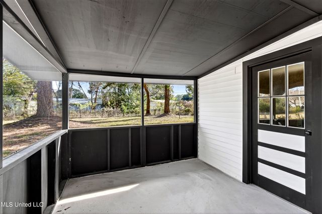 4628 Hilltop Drive, Ocean Springs, MS 39564